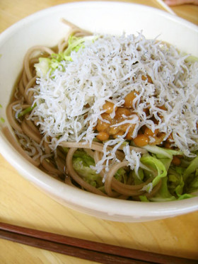 栄養たっぷり 納豆&キャベツ&しらすそば