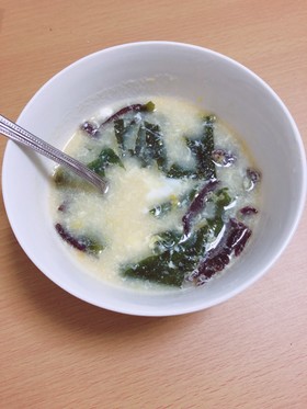ワカメときくらげの卵スープ