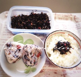ご飯のお供にカリカリうめ~ひじきふりかけ