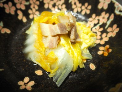 白菜とベーコンのバター出汁醤油蒸しの写真