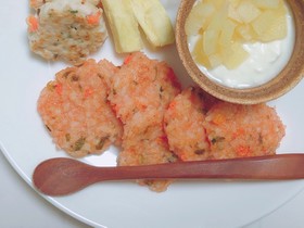 【離乳食手づかみ】ケチャップライスおやき