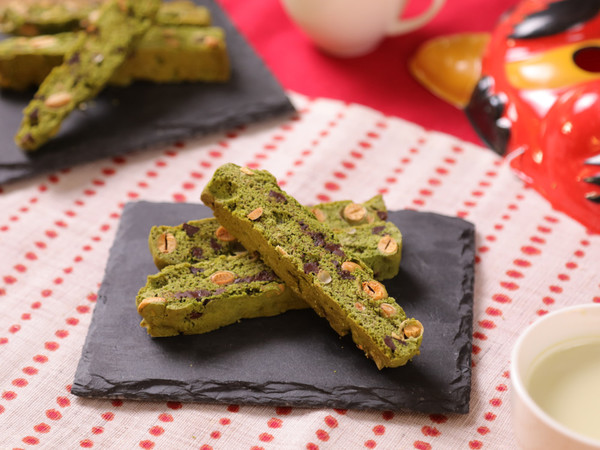 炒り大豆とチョコの抹茶ビスコッティ