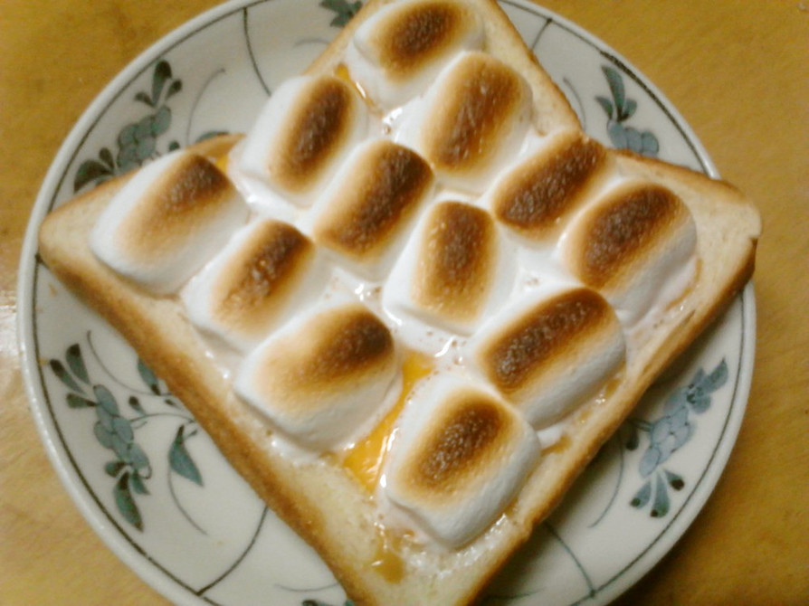 朝マシュマロチーズピーナッツトースト昼の画像