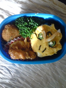 キャラ弁恐竜キング ティラノサウルス弁当