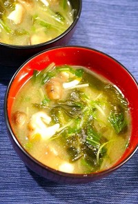 簡単！水菜と椎茸のお味噌汁☆鶏風味