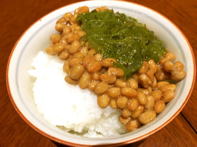 水戸の食卓より♪めかぶ納豆