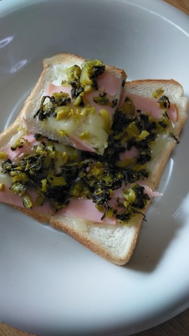 づぼら屋さんの高菜ハムチーズトースト