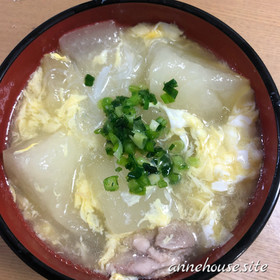 鳥もも肉と冬瓜でベトナム風あったかスープ