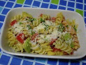 アボカドとショートパスタのサラダ