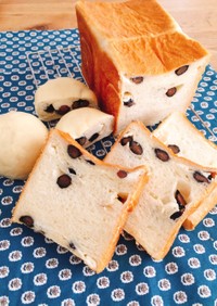 黒豆とクリームチーズのパン