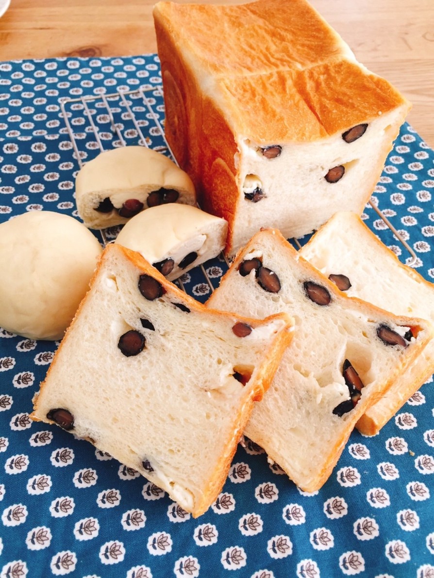 黒豆とクリームチーズのパンの画像