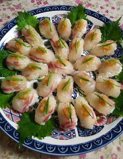鯛　おろしポン酢握り寿司の写真