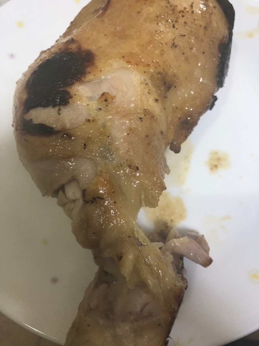 ラ クックで鳥の骨付きもも肉を焼くの画像