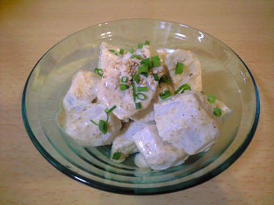 里芋の胡麻マヨネーズ和えの写真