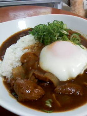 すじねぎカレー☆温玉をのせて