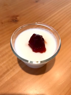 ジャムでフルーツヨーグルトムース