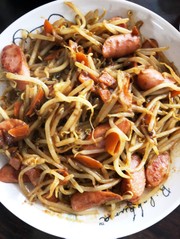 お家にあるカレールーでもやし炒めの写真