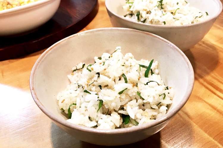 簡単 大量消費 青じそすりゴマご飯 レシピ 作り方 By ちゃ こ る クックパッド 簡単おいしいみんなのレシピが355万品
