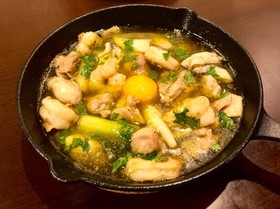 牡蠣・海老・チキンの「具沢山」アヒージョ