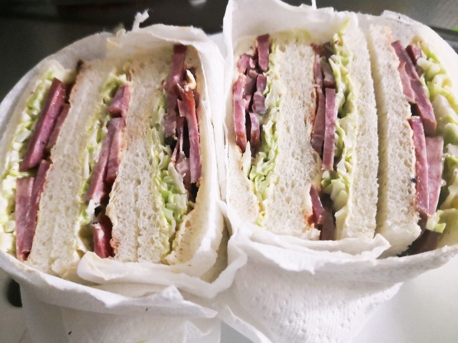 簡単パストラミポークを使ったサンドイッチの画像
