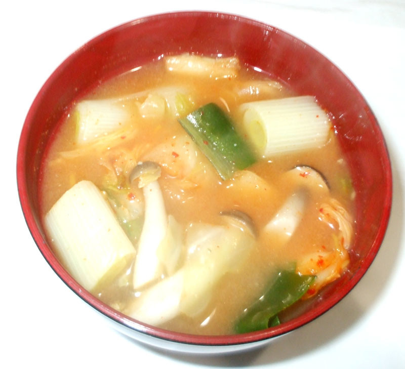 基本の味噌キムチスープ♪簡単キムチ味噌汁の画像