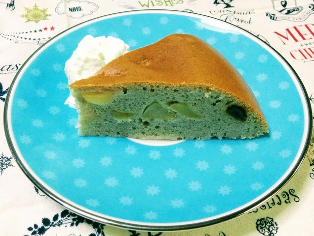 リンゴとレーズンのケーキ生クリーム添え レシピ 作り方 By Rio0628 クックパッド 簡単おいしいみんなのレシピが360万品