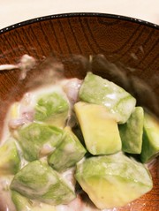 日本酒に合う!アボカドのタコわさ和えの写真