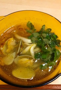 簡単アサリのベトナム風ナンプラースープ