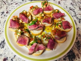 ローストビーフ風ステーキのオープンサンド