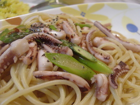 アスパラとイカで鮮やか♪春パスタ!