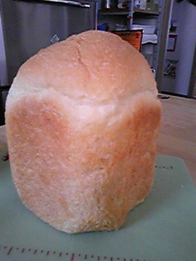 ヨーグルト＆コーンミールの食パン「HB」の写真