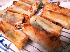 鶏ひき肉とチーズ、大葉の春巻き