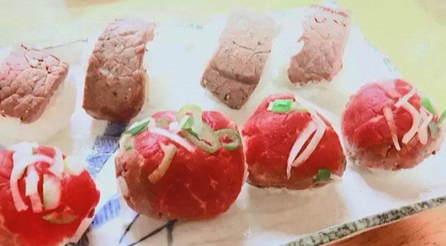 お肉手まり寿司 の画像