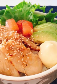 柔らか鶏胸肉の簡単照りマヨ丼(カフェ風)