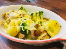 鶏モモ野菜のガーリックチーズ焼き