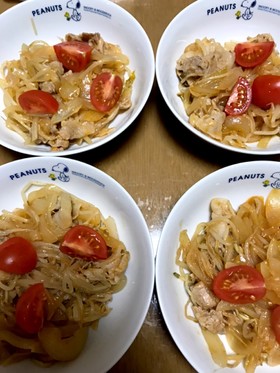 豚肉もやしのケチャップ炒め☆トマトのせ♪