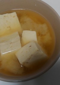 ホタテ干し貝柱と豆腐の味噌汁