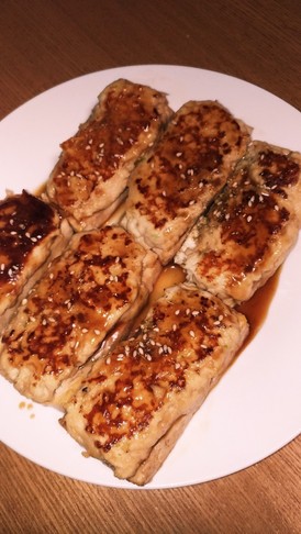 豆腐の鶏ひき肉のせ蒲焼き風