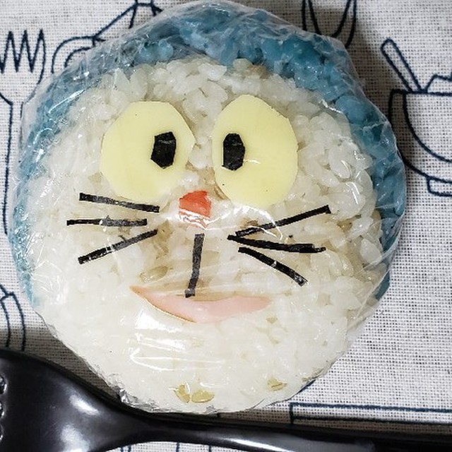 紫キャベツで青 ドラえもん 顔おにぎり レシピ 作り方 By 速水ユウ クックパッド 簡単おいしいみんなのレシピが353万品 紫キャベツで青 ドラえもん 顔おにぎり レシピ 作り方 By 速水ユウ クックパッド 簡単おいしいみんなのレシピが353万品