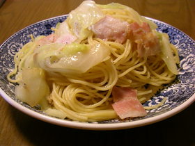春キャベツとベーコンのガーリックパスタ