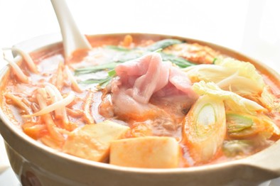 カップ麺で。豚バラ肉の辛味噌なべ☆彡の写真