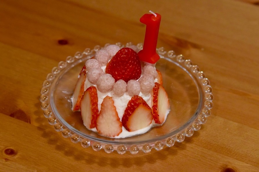 簡単かわいい！食パンのお誕生日ケーキの画像