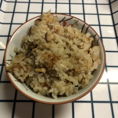 生姜の炊込みご飯(+干し椎茸.油揚げ)の写真