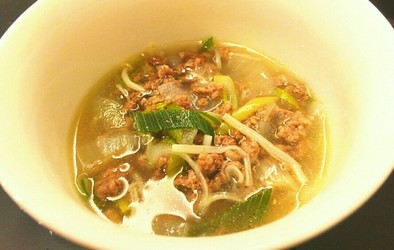 ひき肉と野菜のガッツリ食べる系スープの写真