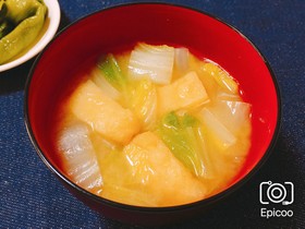 本だしで簡単!基本の白菜と油揚げの味噌汁