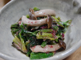 しめじとほうれん草の梅くらげマヨ和え