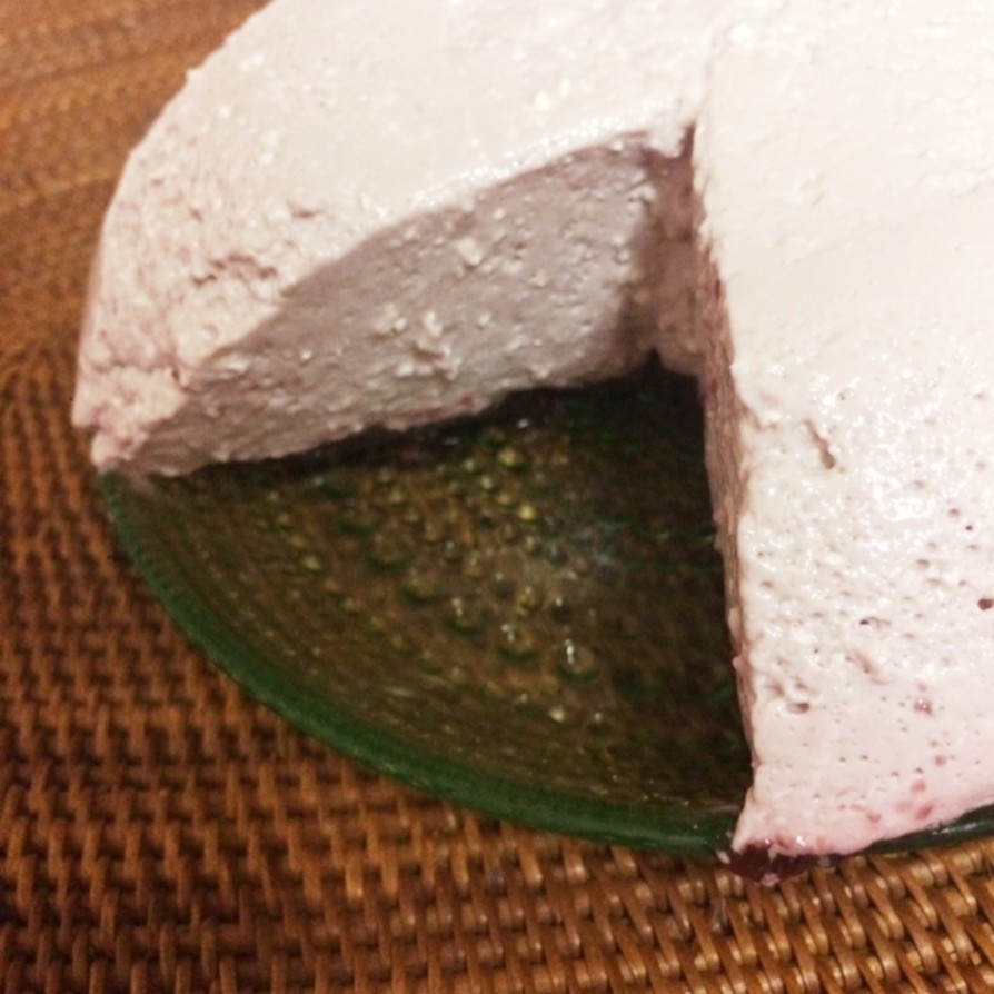 山ぶどうのレアチーズケーキの画像