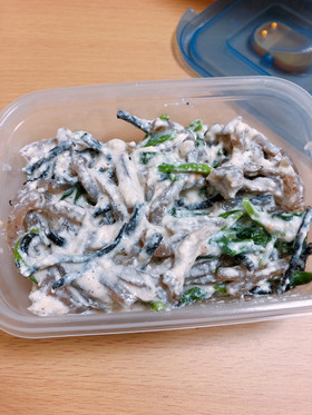 ほうれん草とこんにゃくとひじきの白和え