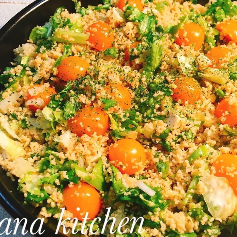 ザクロチキンとアーモンドクスクスのレシピ