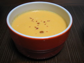 平日にどうぞ♪にんじんクリームスープ。